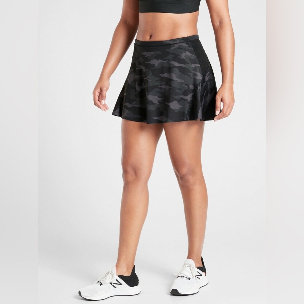 Athleta Match Point Skort 13.5" Size Small Color Black Camo